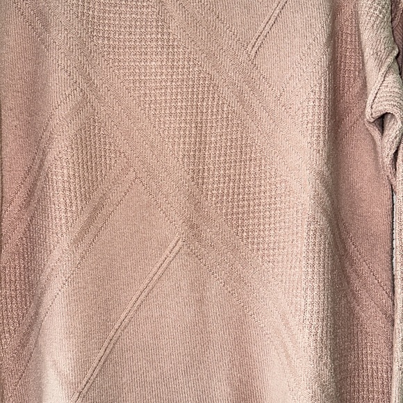 Calvin Klein pink sweater (S) - Picture 2 of 5
